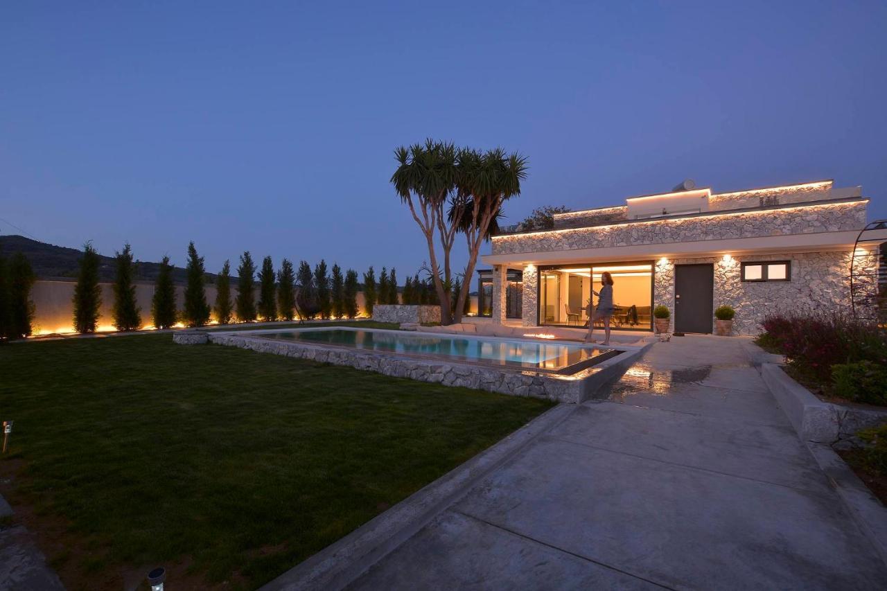 Villa Flamingo - 4 Bedrooms - Private Pool - Next To Renowned Issos Beach & Lake Korission Línia Dış mekan fotoğraf